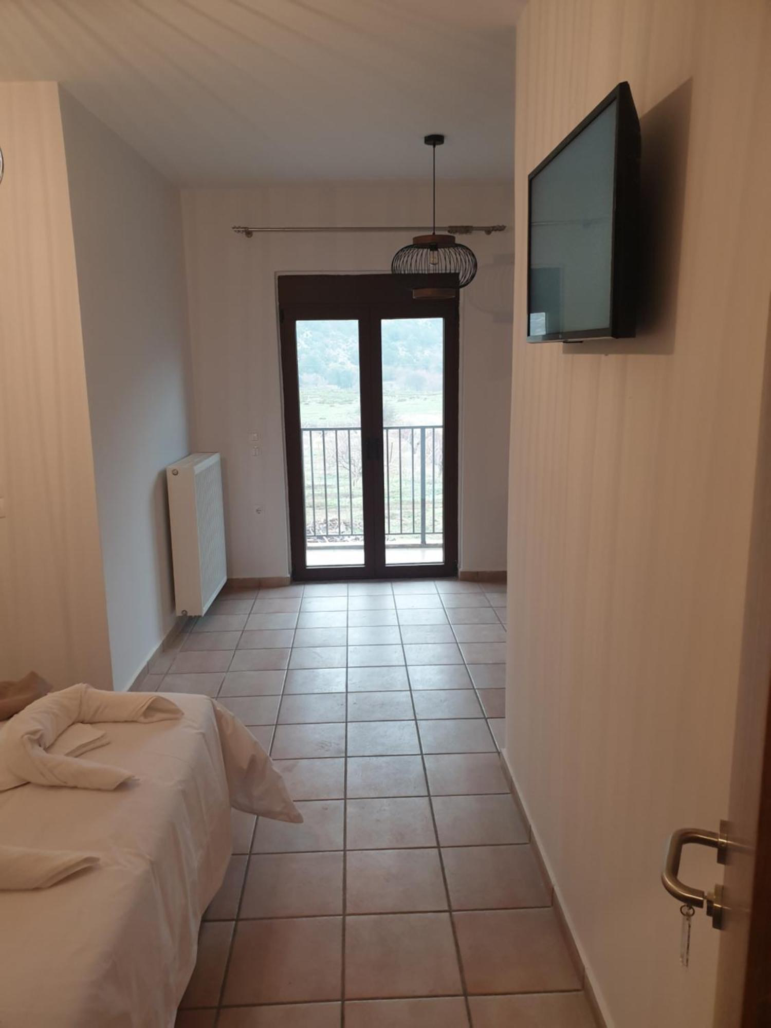 To Ellinikon Apartment Omalos Luaran gambar